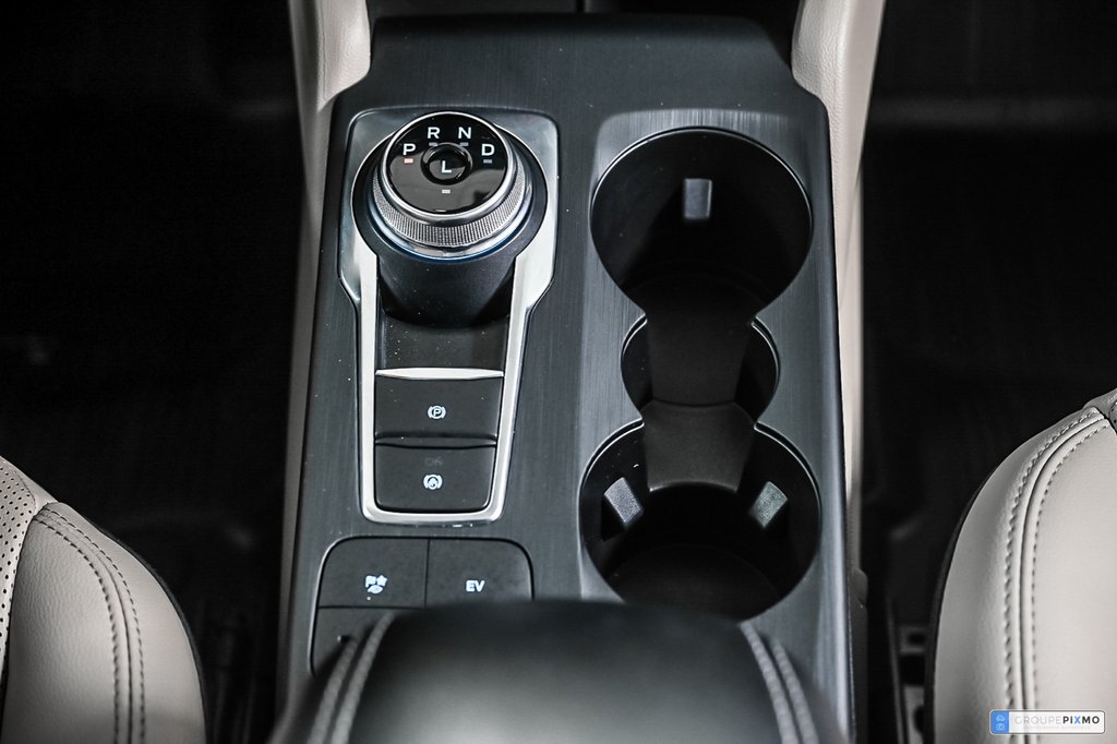 2022 Ford Escape in Brossard, Quebec - 38 - w1024h768px