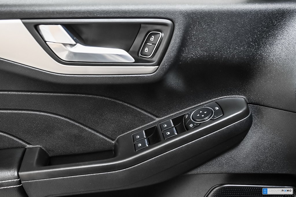 2022 Ford Escape in Brossard, Quebec - 25 - w1024h768px