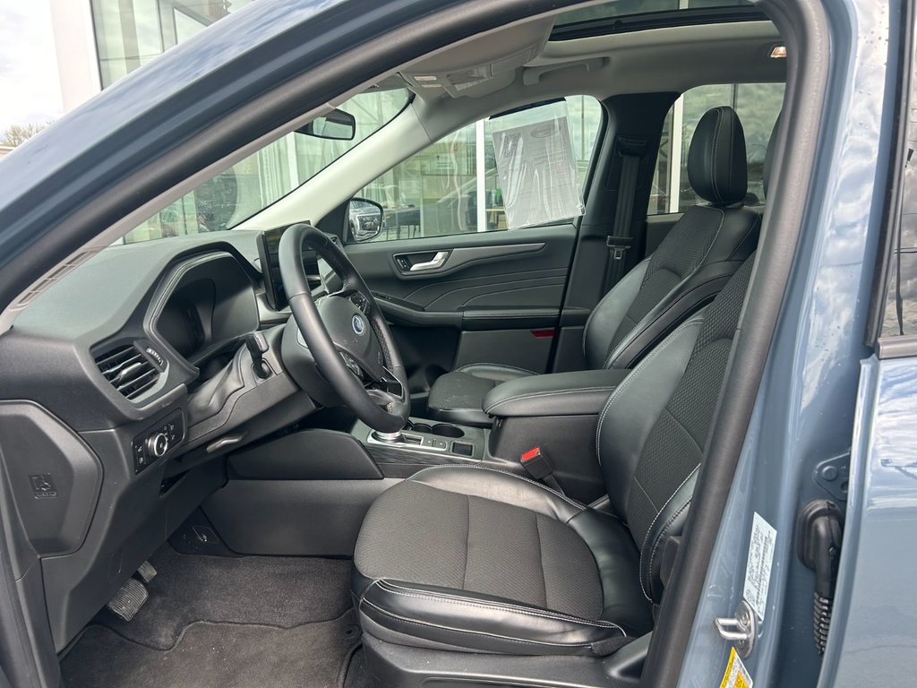 Ford Escape  2023 à Brossard, Québec - 11 - w1024h768px