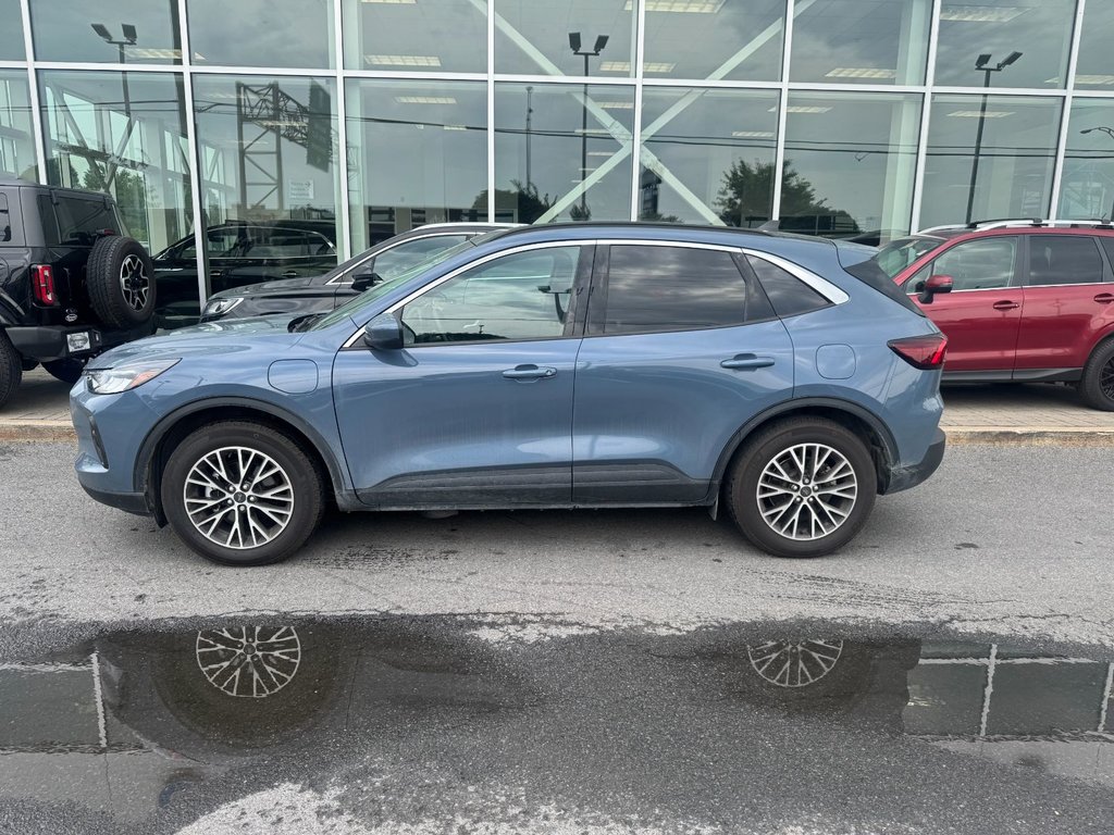 Ford Escape  2023 à Brossard, Québec - 5 - w1024h768px