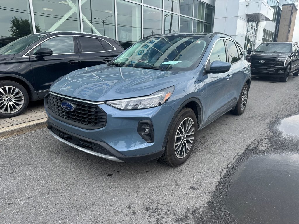 Ford Escape  2023 à Brossard, Québec - 1 - w1024h768px