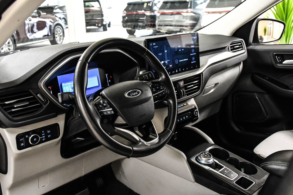 2024 Ford Escape in Brossard, Quebec - 17 - w1024h768px