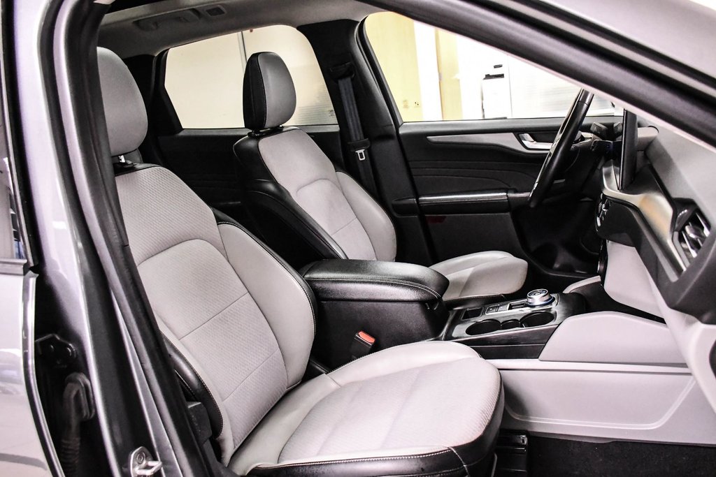 2024 Ford Escape in Brossard, Quebec - 19 - w1024h768px