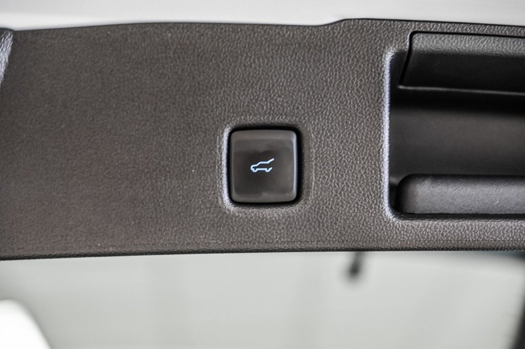 2025 Ford Escape in Brossard, Quebec - 20 - w1024h768px