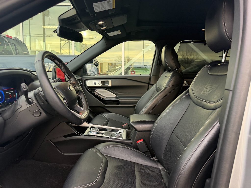 2023 Ford Explorer in Brossard, Quebec - 9 - w1024h768px