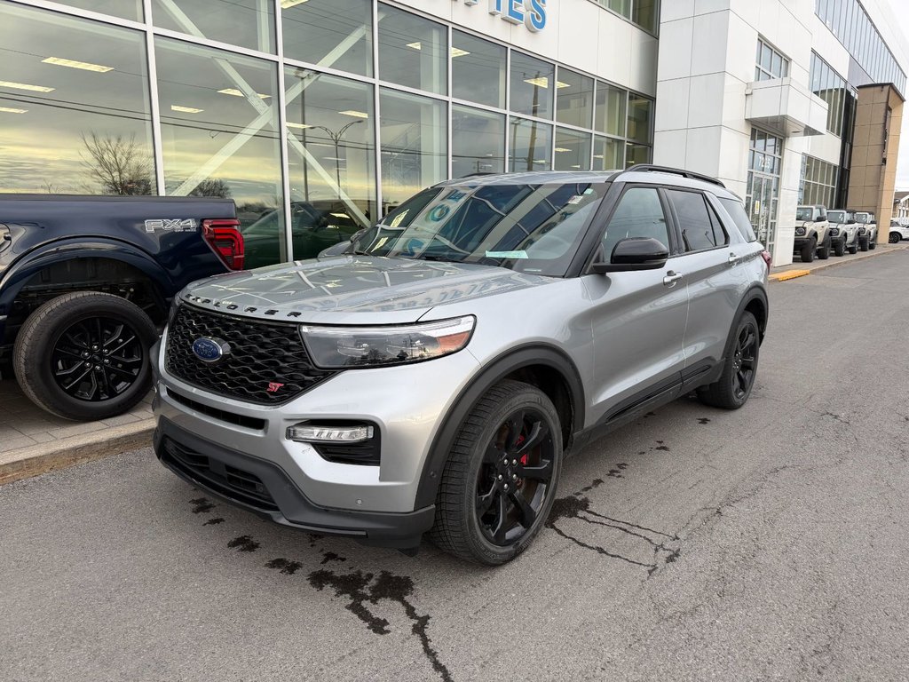 2023 Ford Explorer in Brossard, Quebec - 1 - w1024h768px