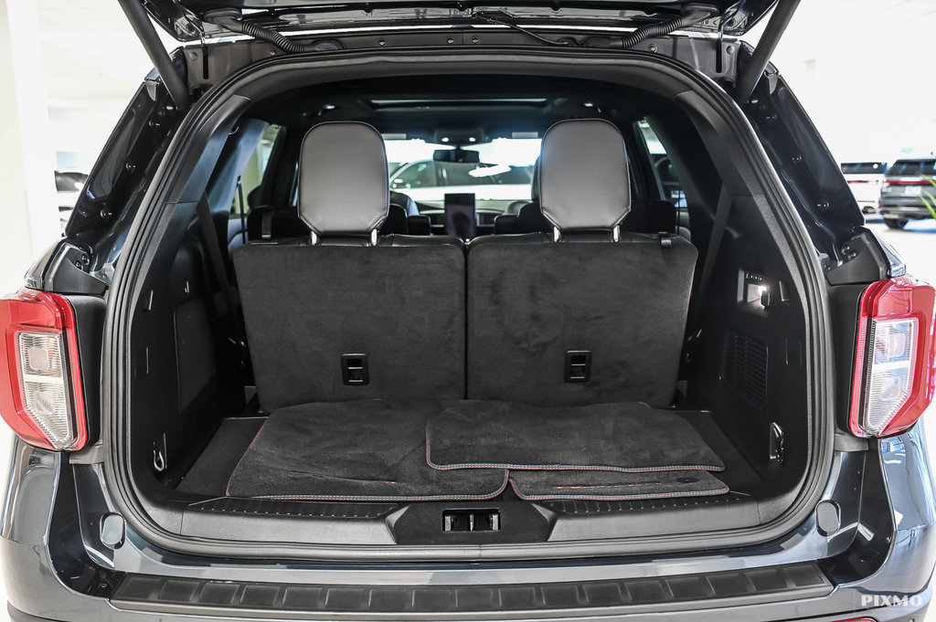 2024 Ford Explorer in Brossard, Quebec - 15 - w1024h768px