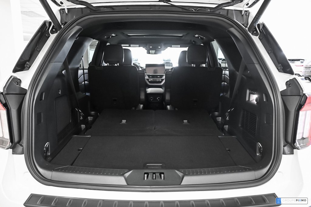 2025 Ford Explorer in Brossard, Quebec - 19 - w1024h768px
