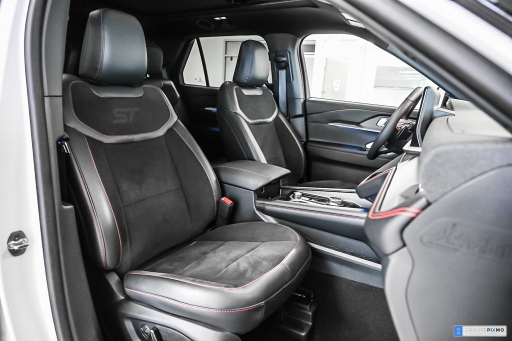 2025 Ford Explorer in Brossard, Quebec - 39 - w1024h768px