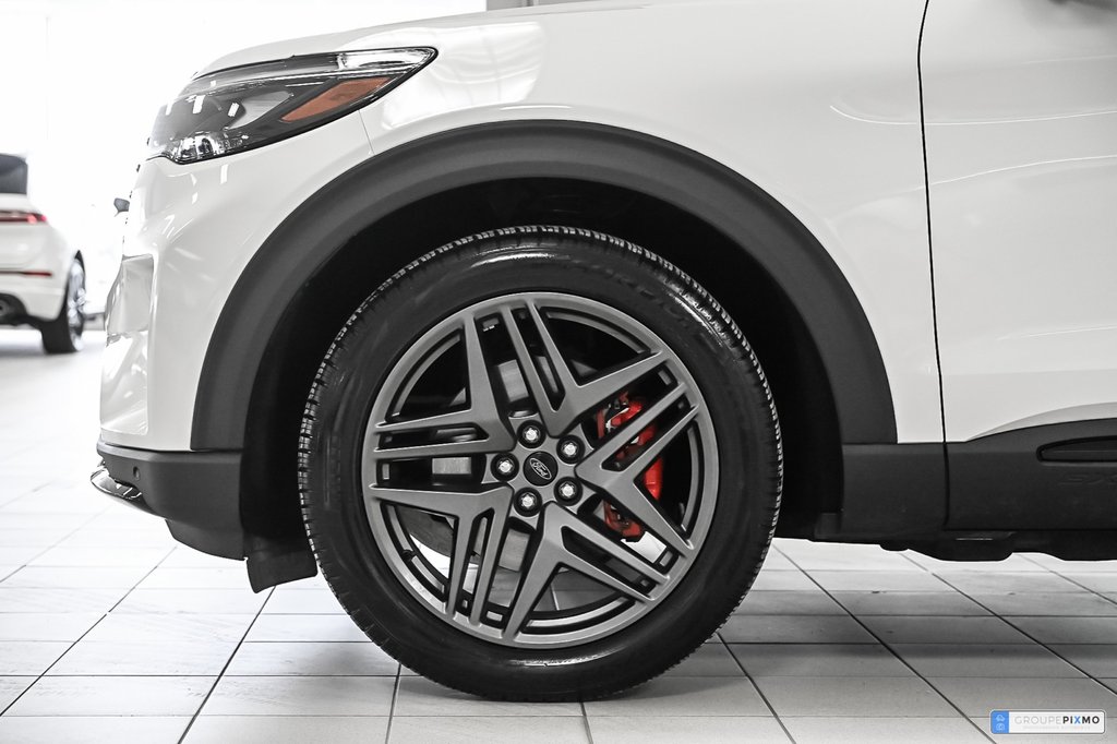 2025 Ford Explorer in Brossard, Quebec - 14 - w1024h768px