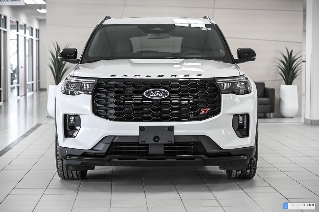 2025 Ford Explorer in Brossard, Quebec - 2 - w1024h768px