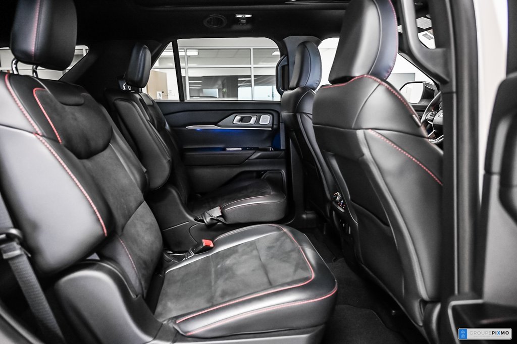 2025 Ford Explorer in Brossard, Quebec - 32 - w1024h768px