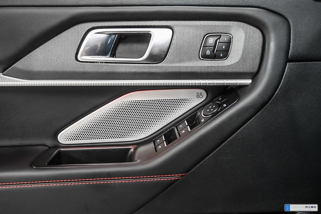 2025 Ford Explorer in Brossard, Quebec - 23 - w1024h768px