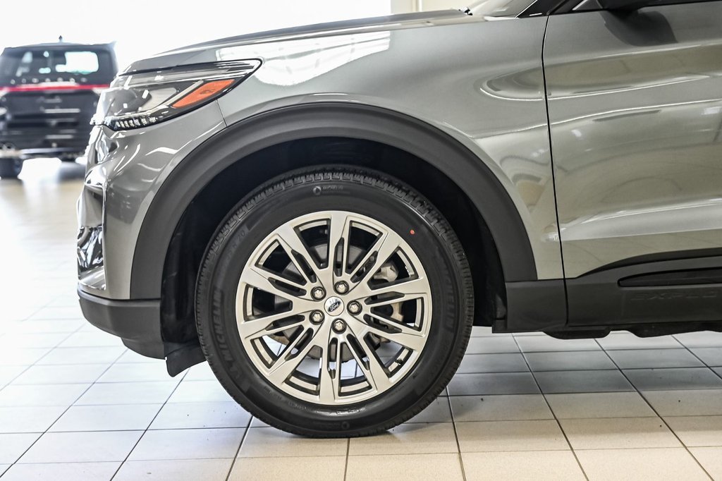 2026 Ford Explorer in Brossard, Quebec - 10 - w1024h768px