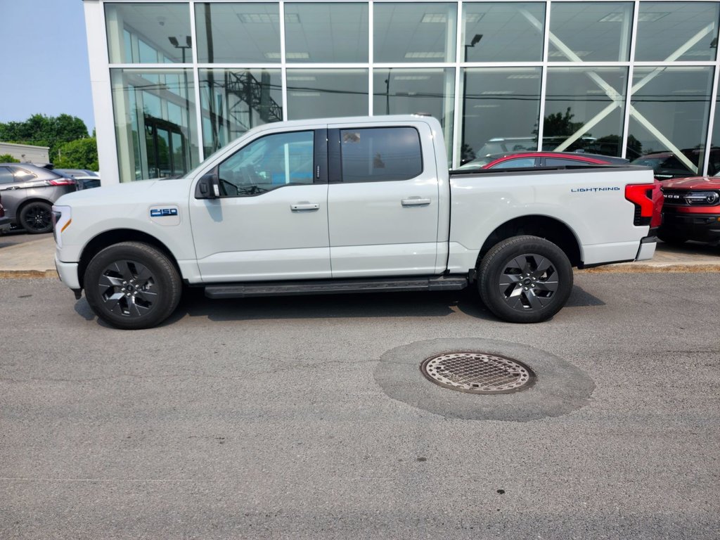 Ford F-150 Lightning  2024 à Brossard, Québec - 5 - w1024h768px