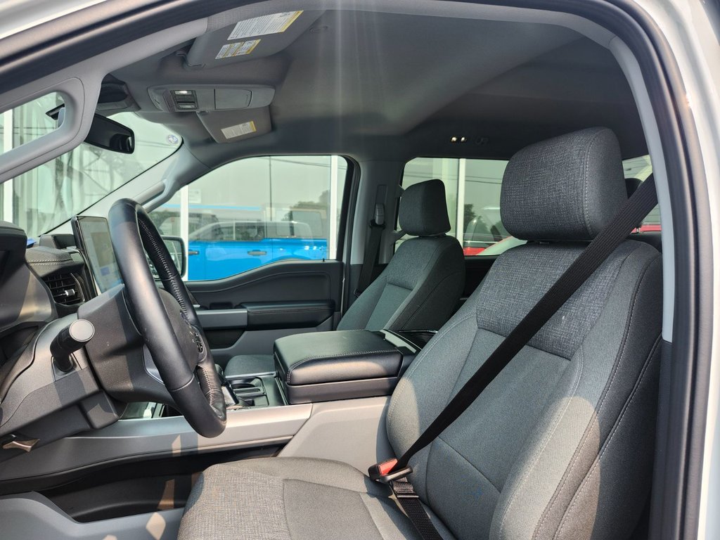 Ford F-150 Lightning  2024 à Brossard, Québec - 11 - w1024h768px