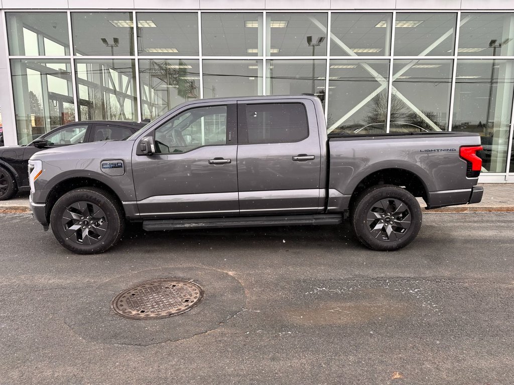 Ford F-150 Lightning  2025 à Brossard, Québec - 5 - w1024h768px