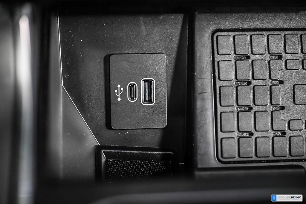 2025 Ford F-150 Platinum | 4X4 | 3.5L POWERBOOST SPÉCIAL DÉMO 3.99 in Brossard, Quebec - 27 - w1024h768px