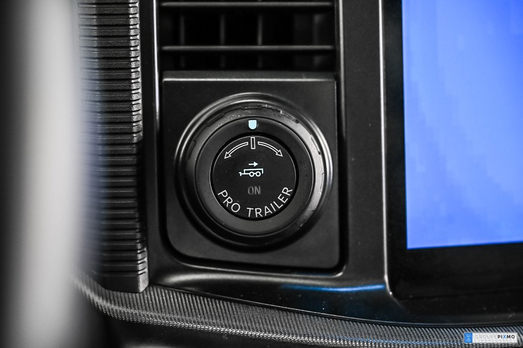 2025 Ford F-150 in Brossard, Quebec - 27 - w1024h768px
