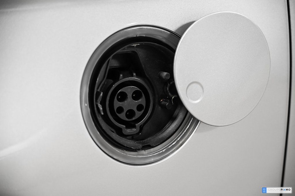 2019 Ford Fusion Energi in Brossard, Quebec - 16 - w1024h768px