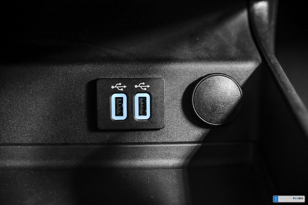 2019 Ford Fusion Energi in Brossard, Quebec - 25 - w1024h768px