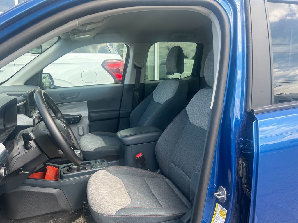 2023 Ford Maverick in Brossard, Quebec - 13 - w1024h768px