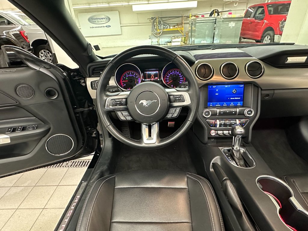 2022 Ford Mustang convertible in Brossard, Quebec - 19 - w1024h768px