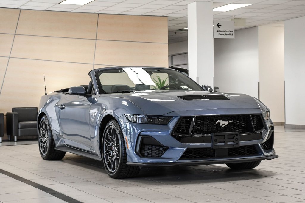 Ford Mustang convertible  2026 à Brossard, Québec - 3 - w1024h768px