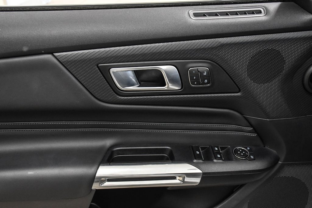 2026 Ford Mustang convertible in Brossard, Quebec - 21 - w1024h768px
