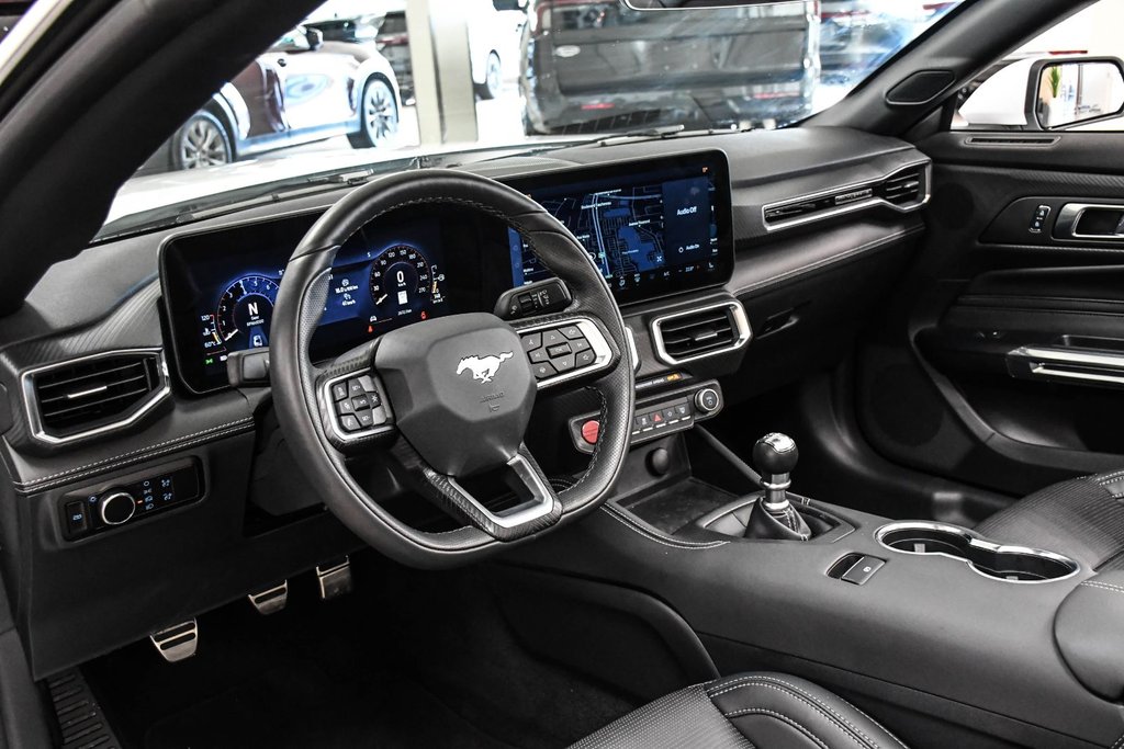 2026 Ford Mustang convertible in Brossard, Quebec - 15 - w1024h768px
