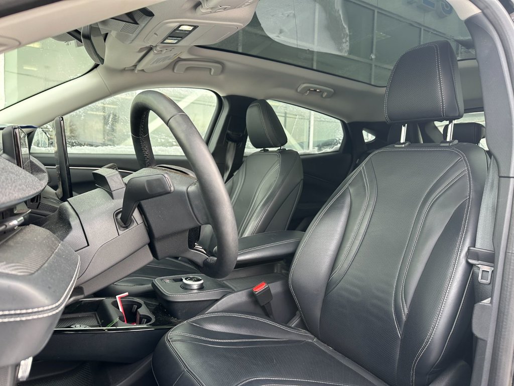 2021 Ford Mustang Mach-E in Brossard, Quebec - 11 - w1024h768px