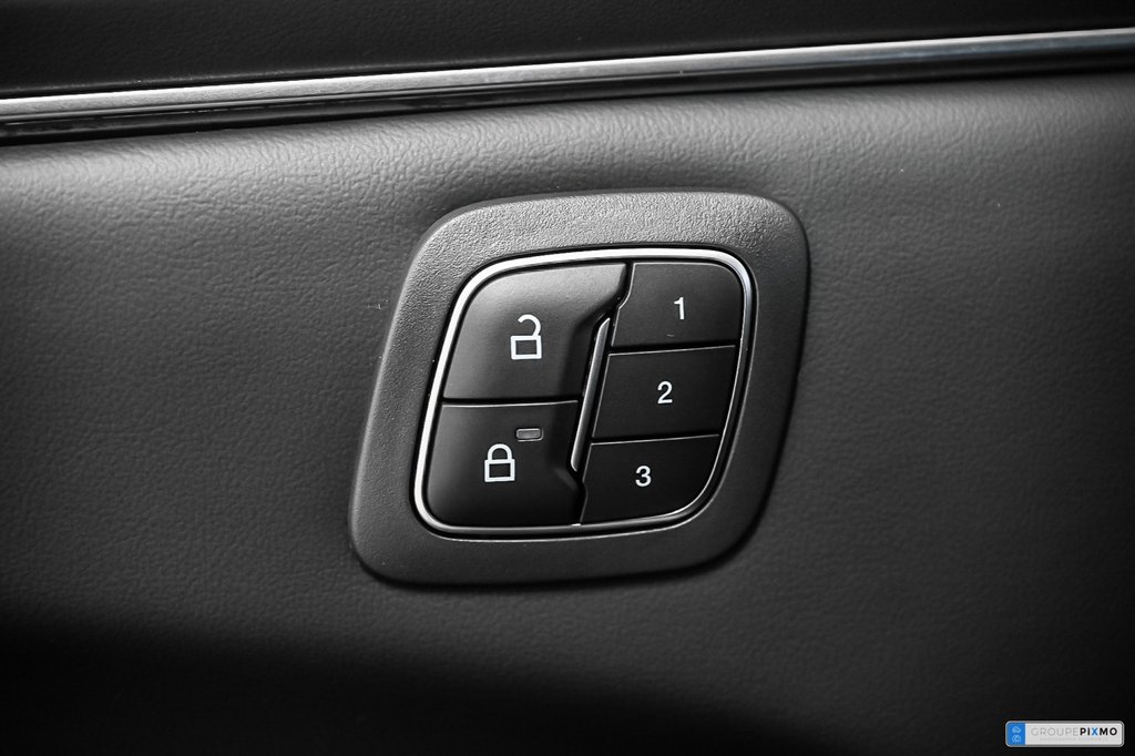 2024 Ford Mustang Mach-E in Brossard, Quebec - 20 - w1024h768px