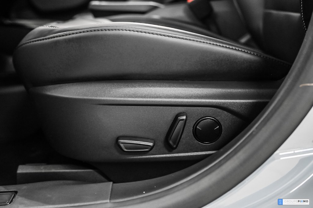 Ford Mustang Mach-E  2025 à Brossard, Québec - 22 - w1024h768px