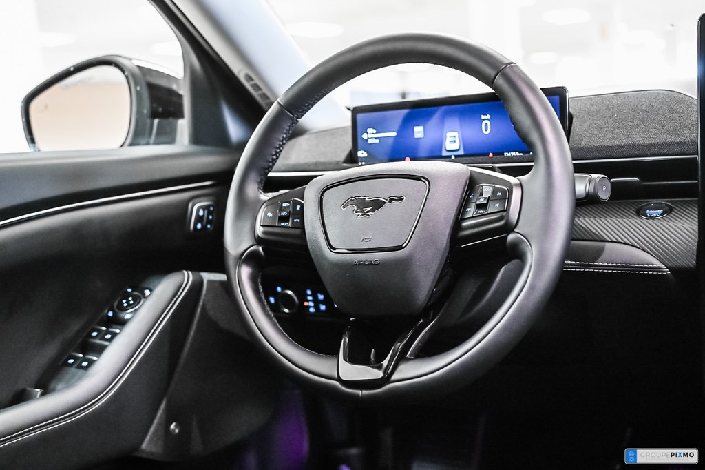Ford Mustang Mach-E  2025 à Brossard, Québec - 32 - w1024h768px