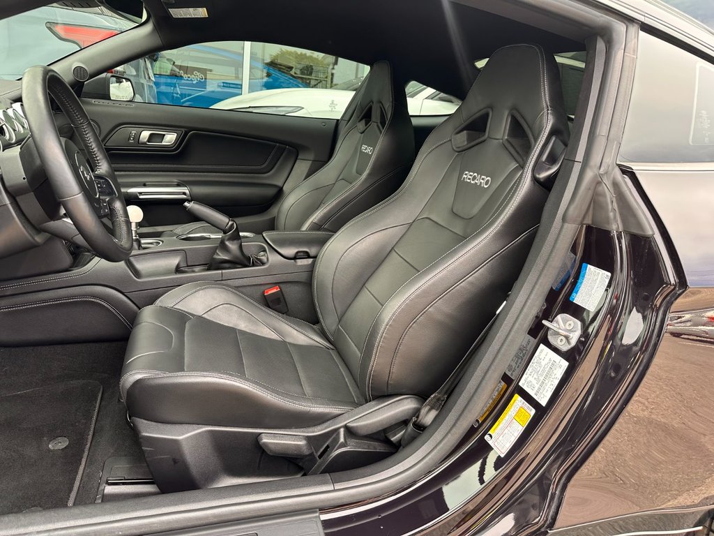 2022 Ford Mustang in Brossard, Quebec - 11 - w1024h768px