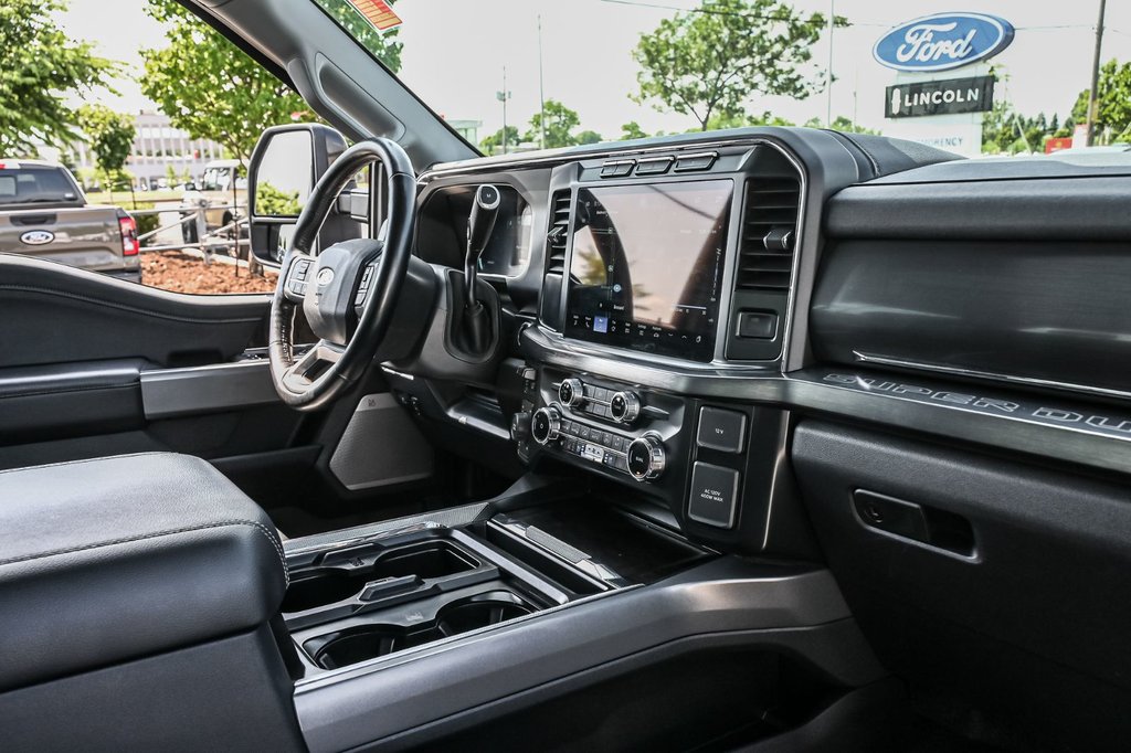 2024 Ford Super Duty F-250 SRW in Brossard, Quebec - 39 - w1024h768px
