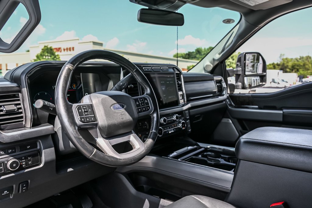 2024 Ford Super Duty F-250 SRW in Brossard, Quebec - 24 - w1024h768px