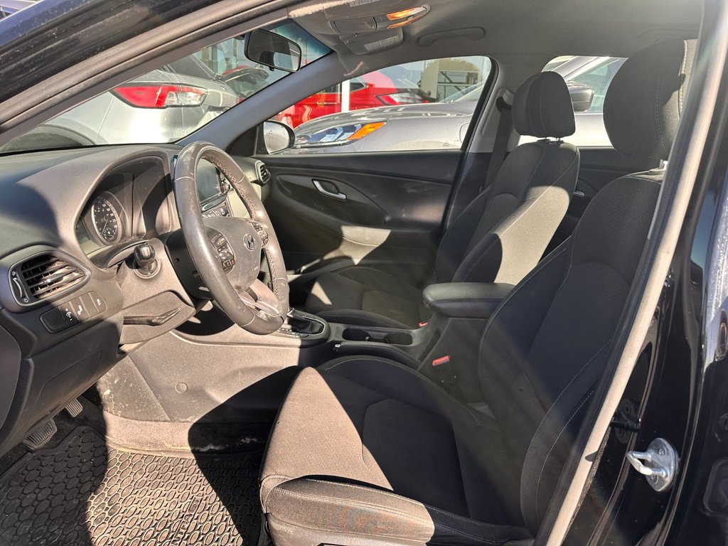 2020 Hyundai Elantra GT in Brossard, Quebec - 9 - w1024h768px