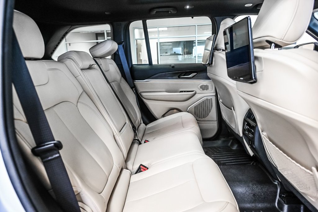 2022 Jeep Grand Cherokee 4xe in Brossard, Quebec - 37 - w1024h768px