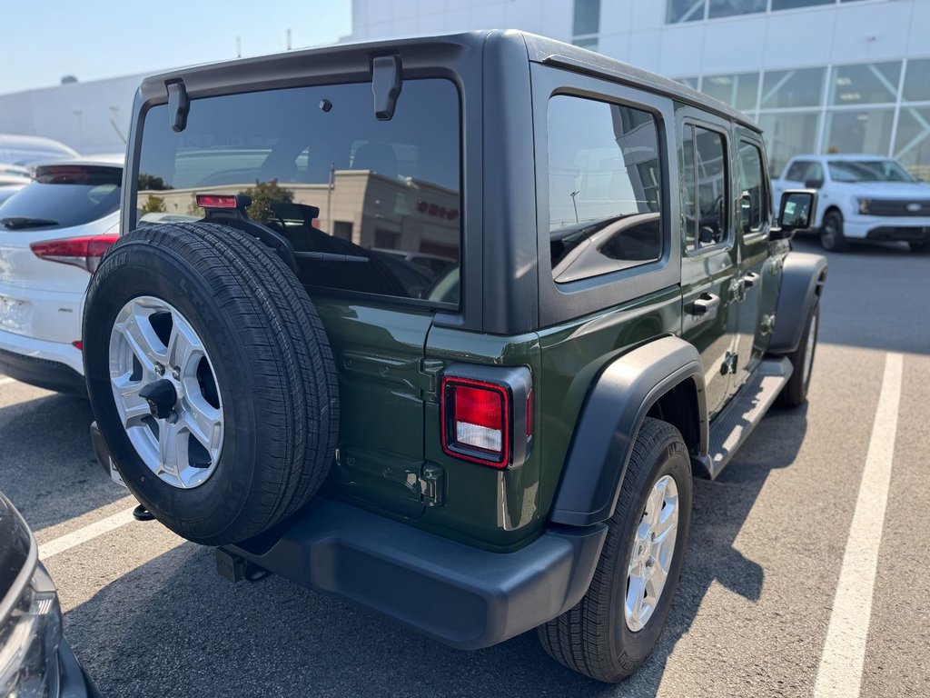 Jeep Wrangler  2021 à Brossard, Québec - 3 - w1024h768px