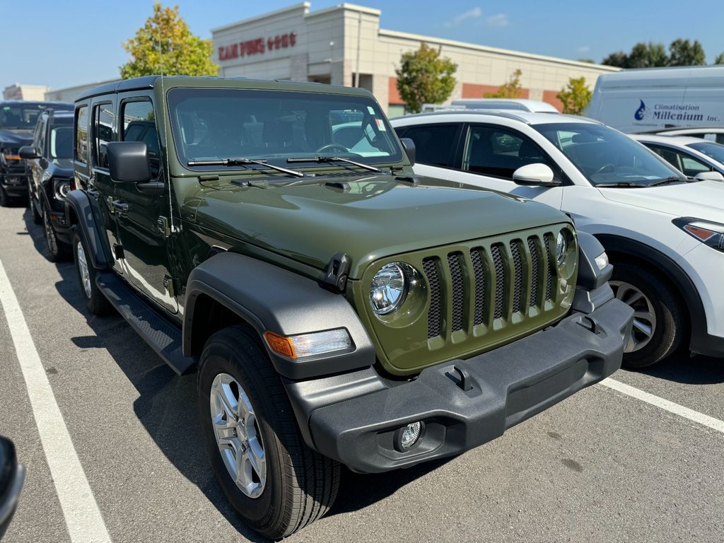 Jeep Wrangler  2021 à Brossard, Québec - 2 - w1024h768px