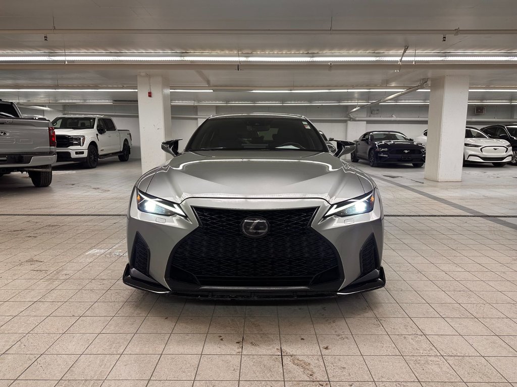 2021 Lexus IS in Brossard, Quebec - 3 - w1024h768px