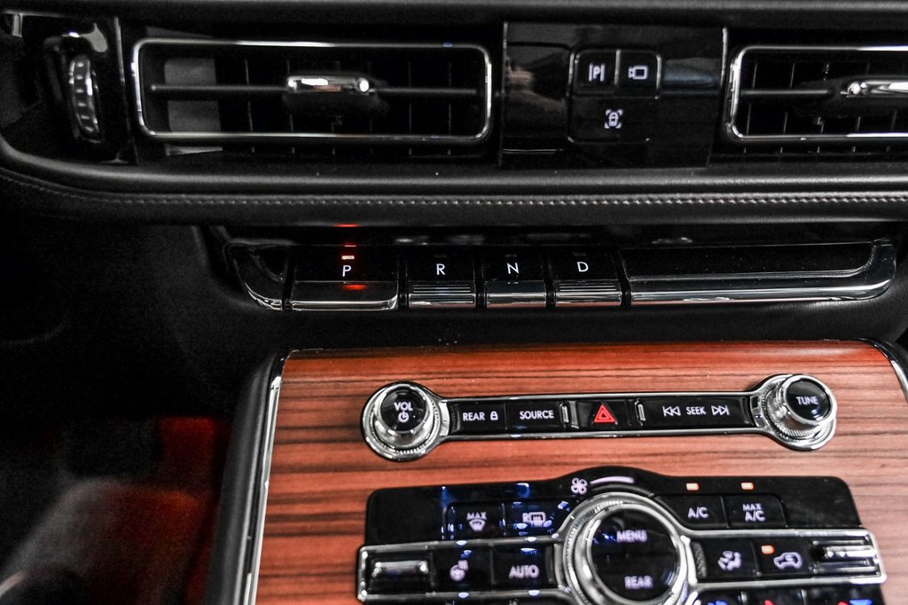 2024 Lincoln Aviator in Brossard, Quebec - 28 - w1024h768px
