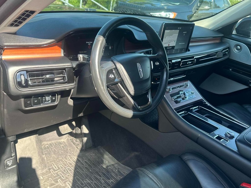 2024 Lincoln Aviator in Brossard, Quebec - 8 - w1024h768px