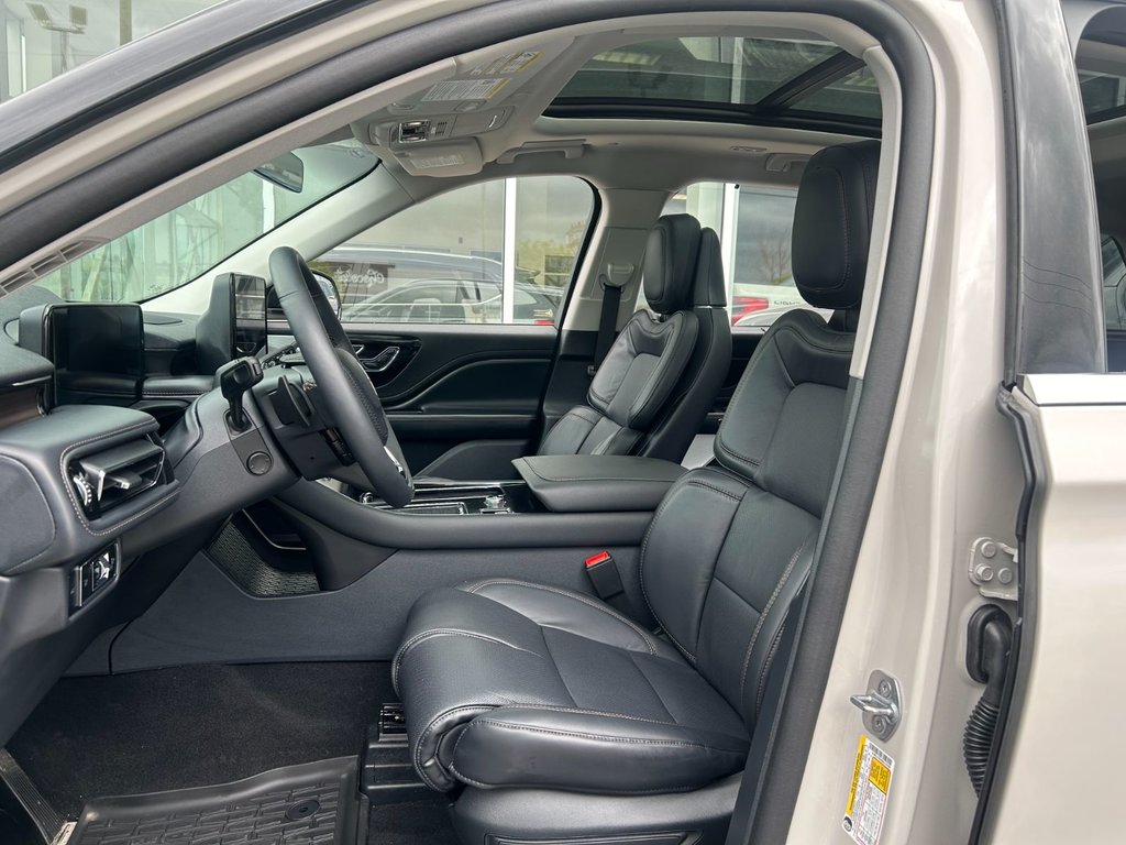 2025 Lincoln Aviator in Brossard, Quebec - 11 - w1024h768px