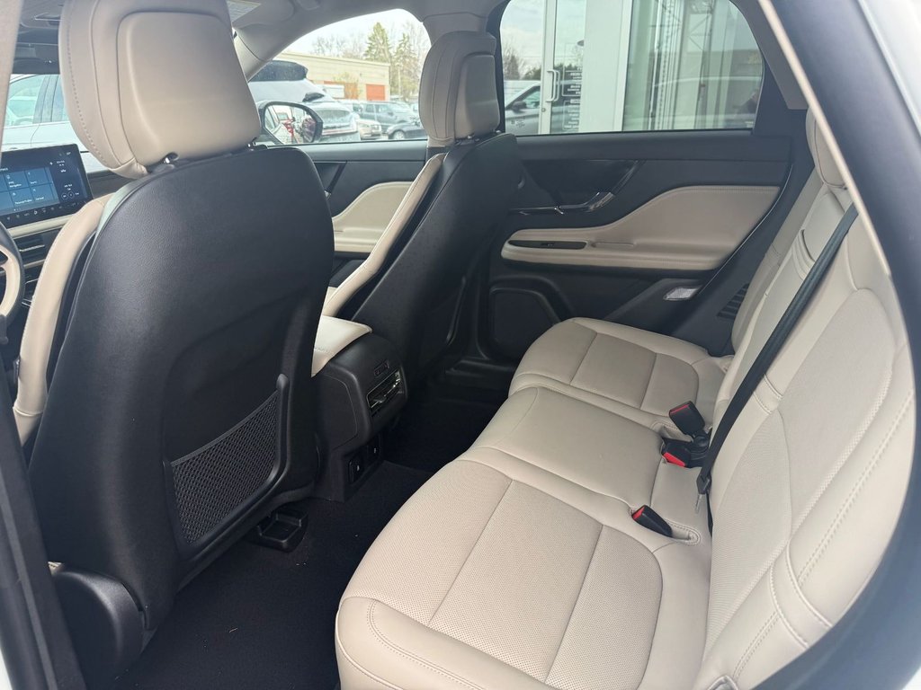 2026 Lincoln Corsair Reserve | AWD | SPÉCIAL DÉMO 3.99% | TOIT PANO | in Brossard, Quebec - 8 - w1024h768px