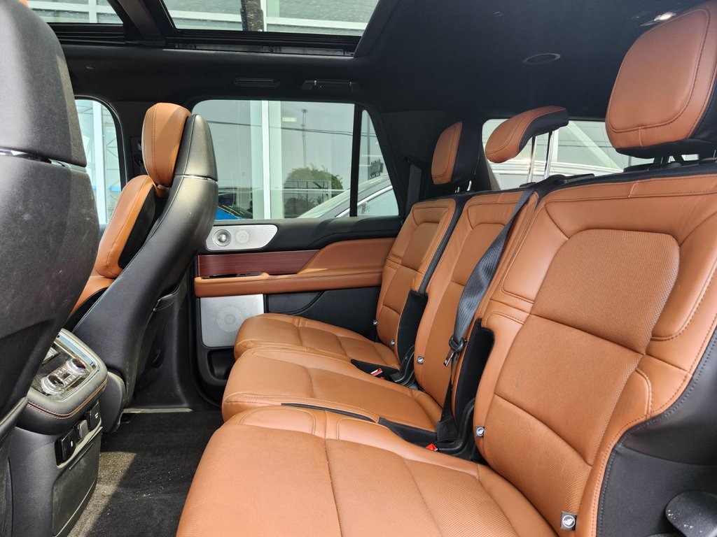 2021 Lincoln Navigator L in Brossard, Quebec - 11 - w1024h768px