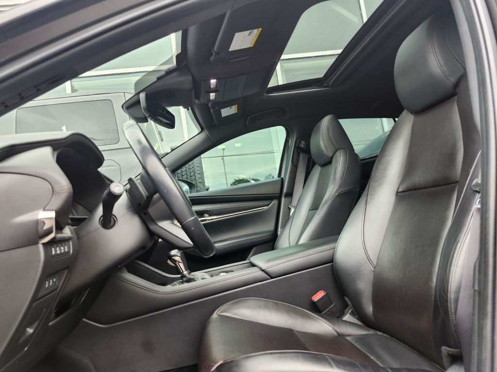 2021 Mazda 3 Sport in Brossard, Quebec - 11 - w1024h768px