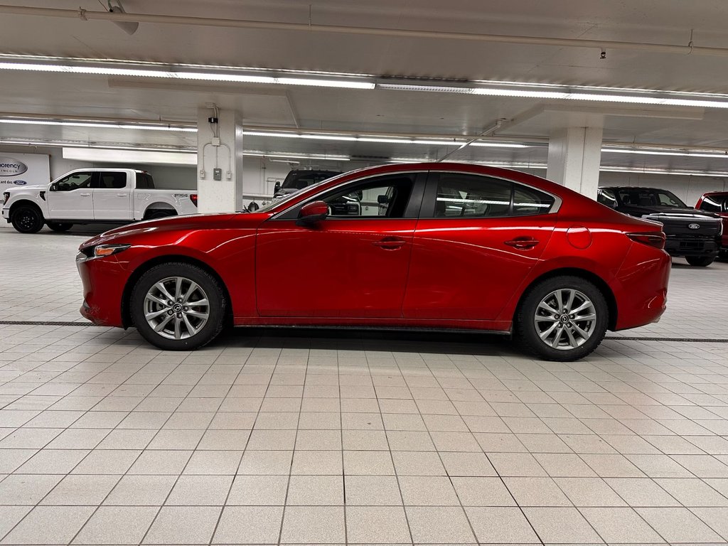 2023 Mazda 3 in Brossard, Quebec - 5 - w1024h768px