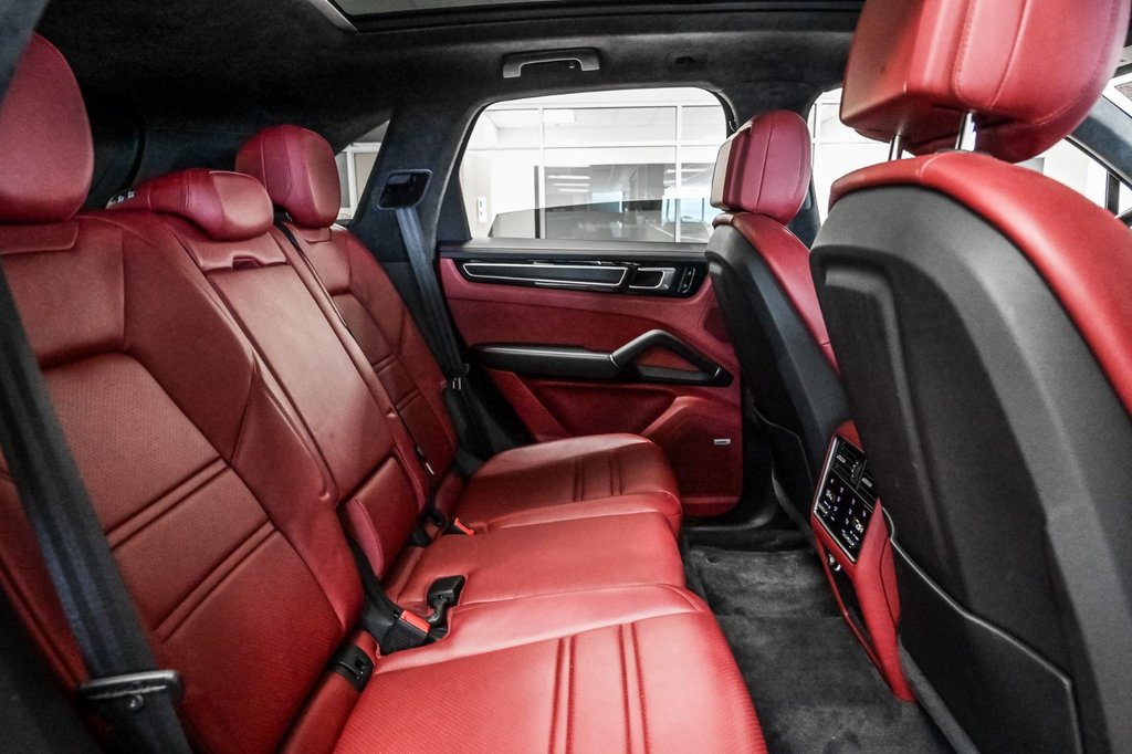 2021 Porsche Cayenne in Brossard, Quebec - 31 - w1024h768px